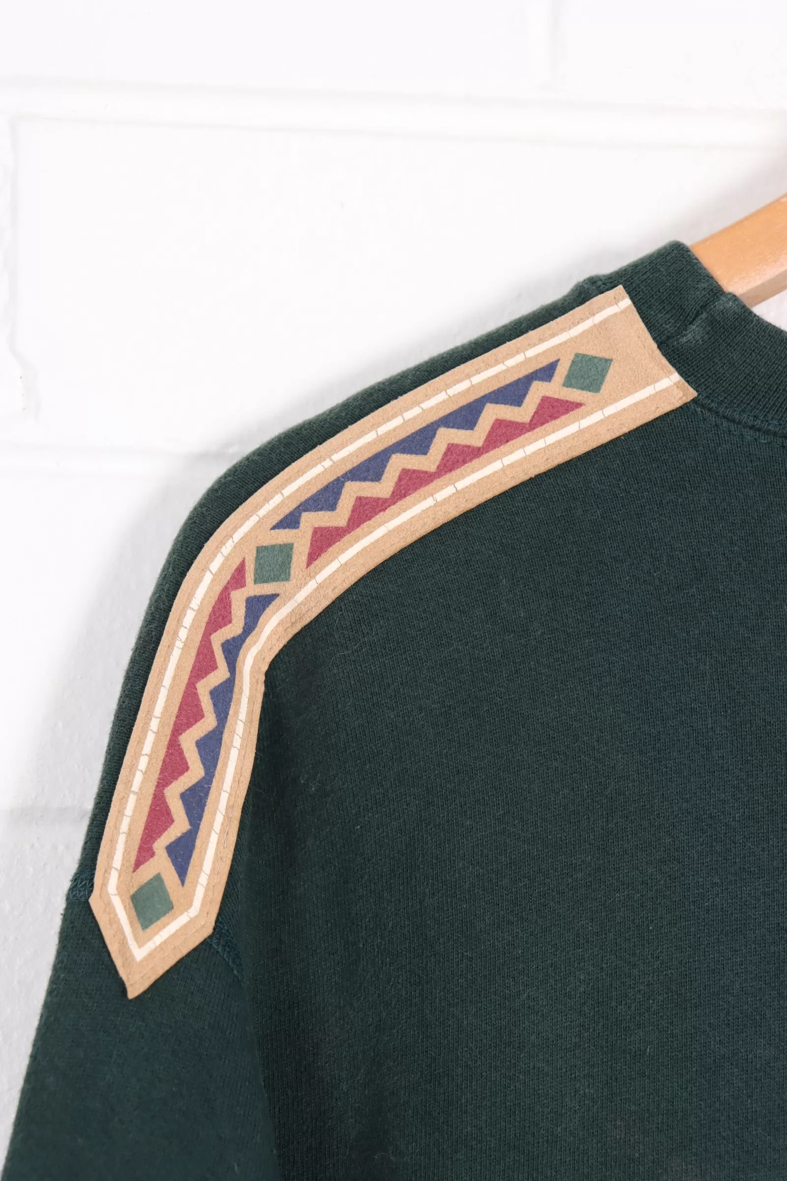 Aspen Aztec Shoulder Detail Sweatshirt Canada Made (XL)