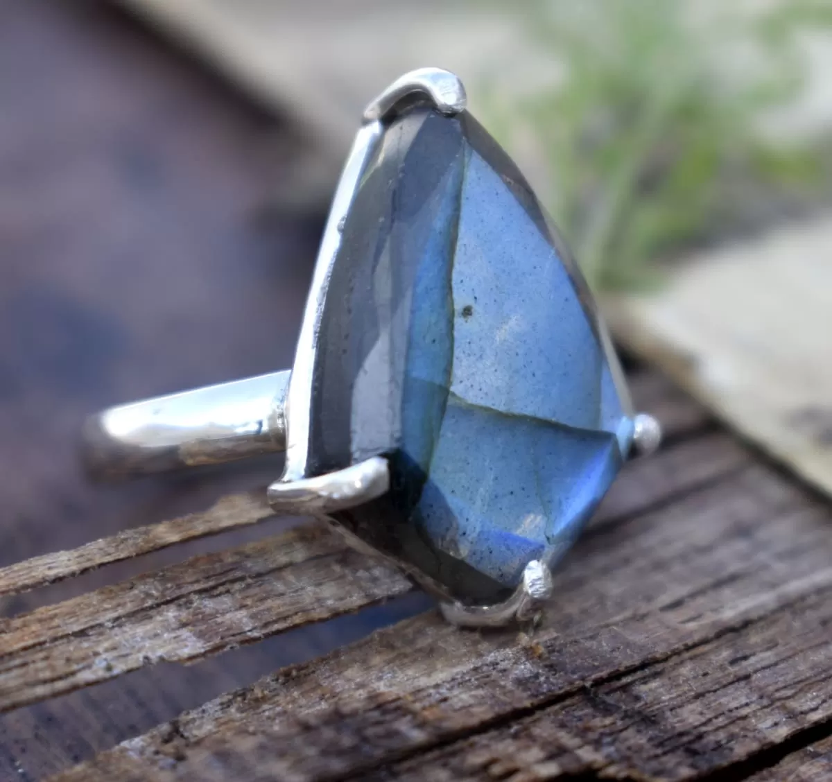 Blue Flash Labradorite Ring,February Birthstone, Gift for Valentine's Day, Handcrafted Jewelry