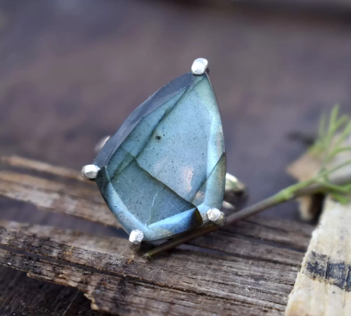 Blue Flash Labradorite Ring,February Birthstone, Gift for Valentine's Day, Handcrafted Jewelry