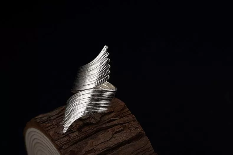 Folding Angel Wings Resizeable Ring