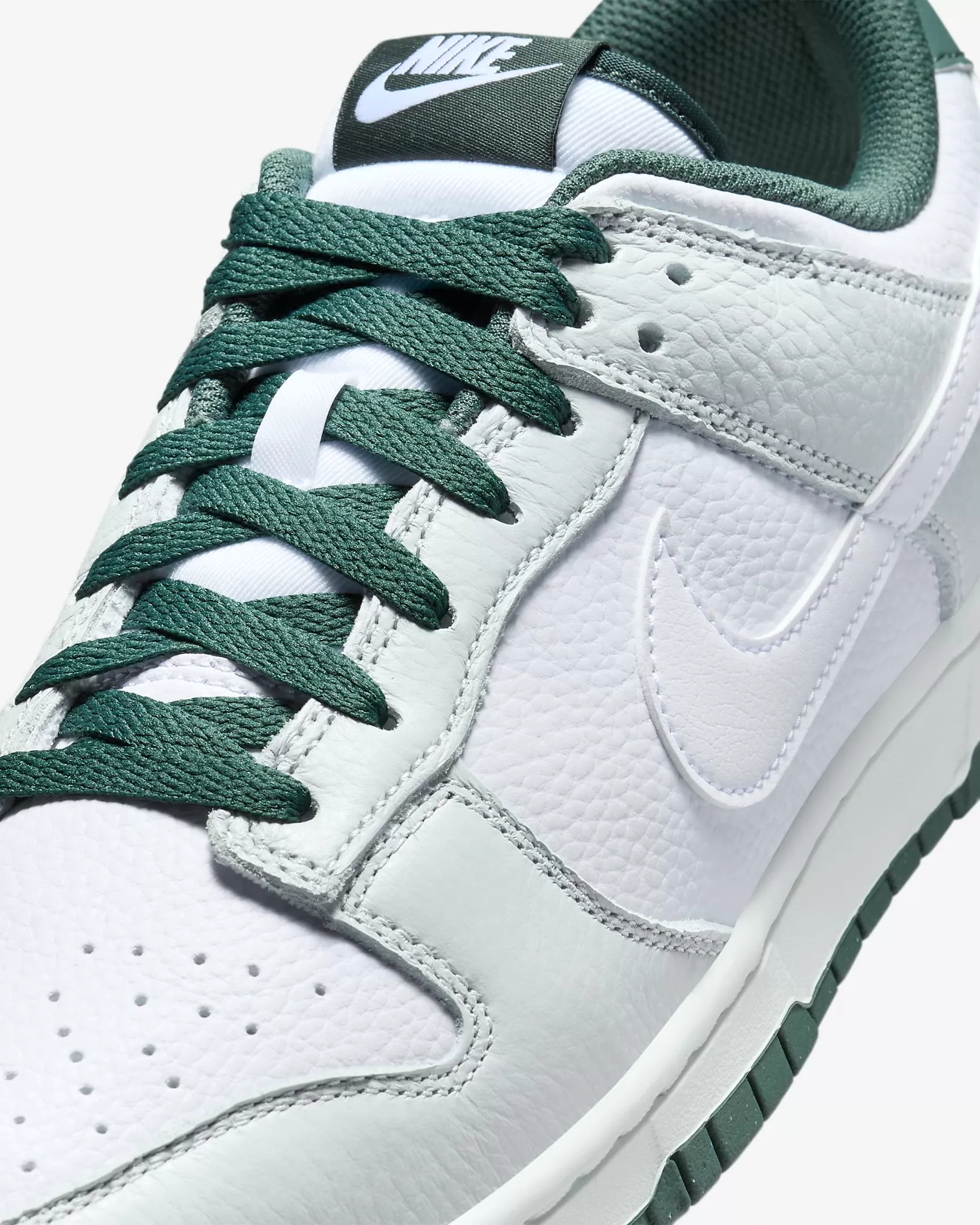 Nike Men's Dunk Low Retro SE Shoes - Photon Dust / Vintage Green / Summit White / White