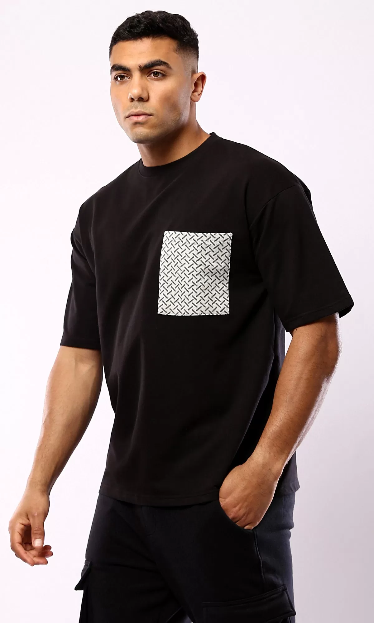 O181700 Relaxed Fit Black Tee With Front Patterned Pocket