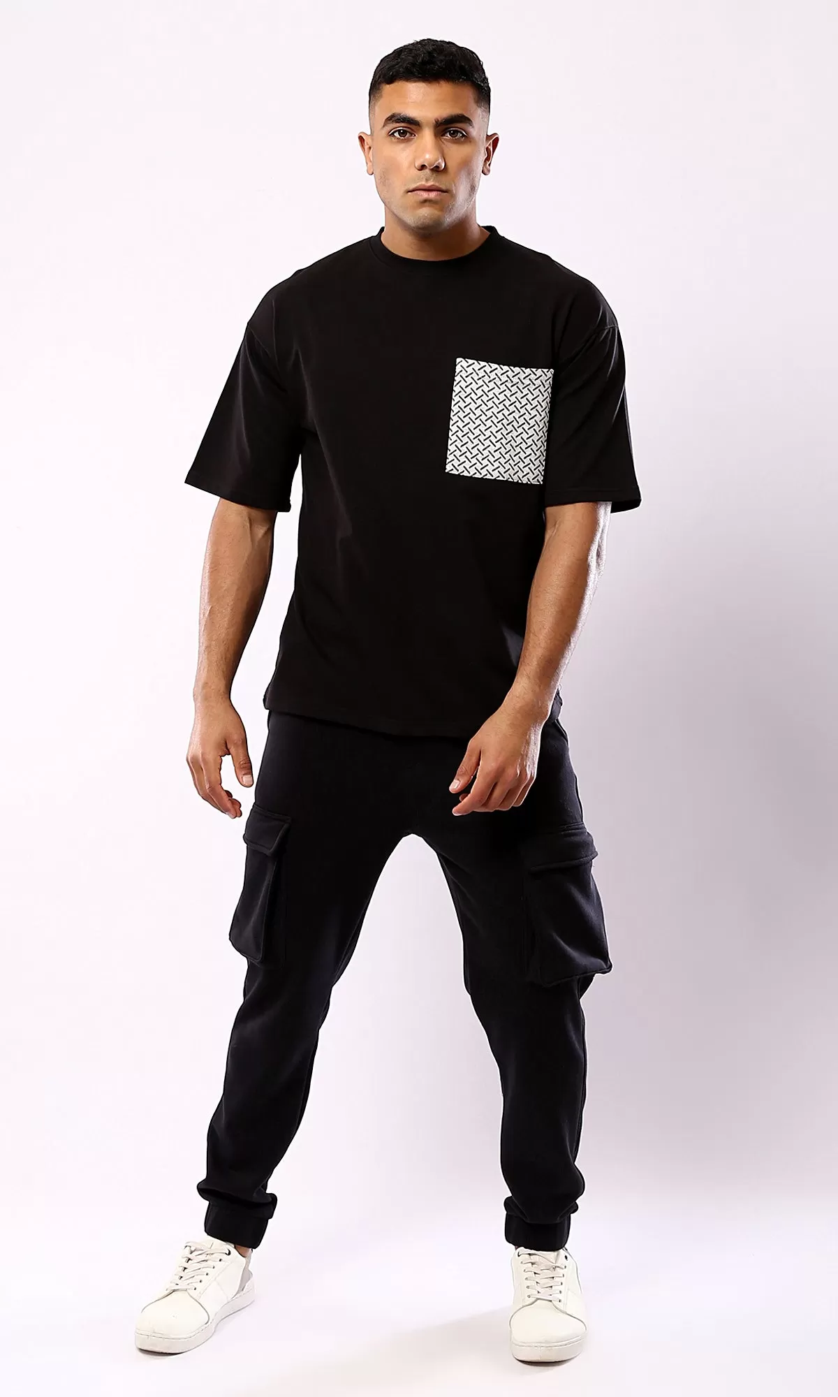 O181700 Relaxed Fit Black Tee With Front Patterned Pocket