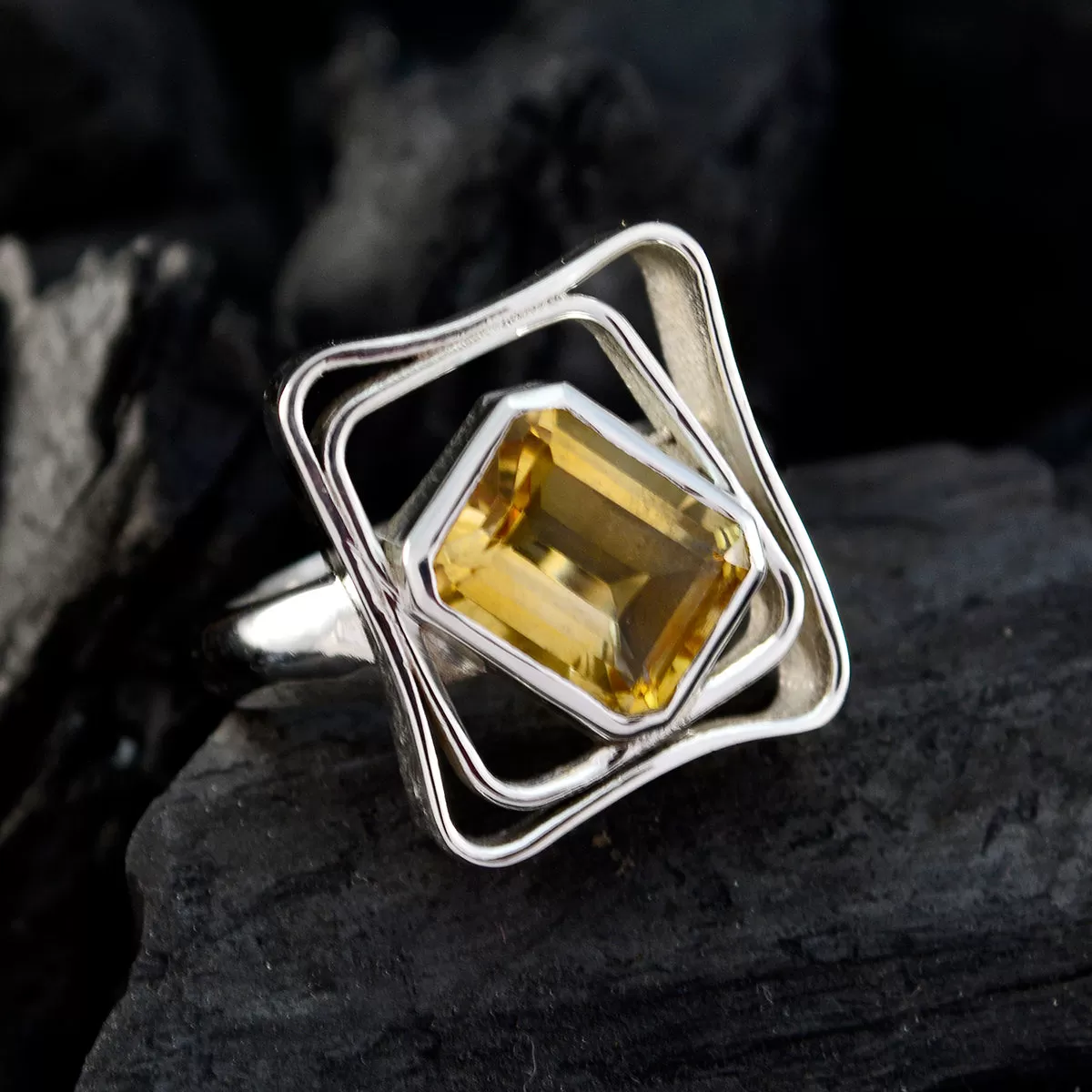 Prettyish Gemstone Citrine Sterling Silver Ring Statement Jewelry