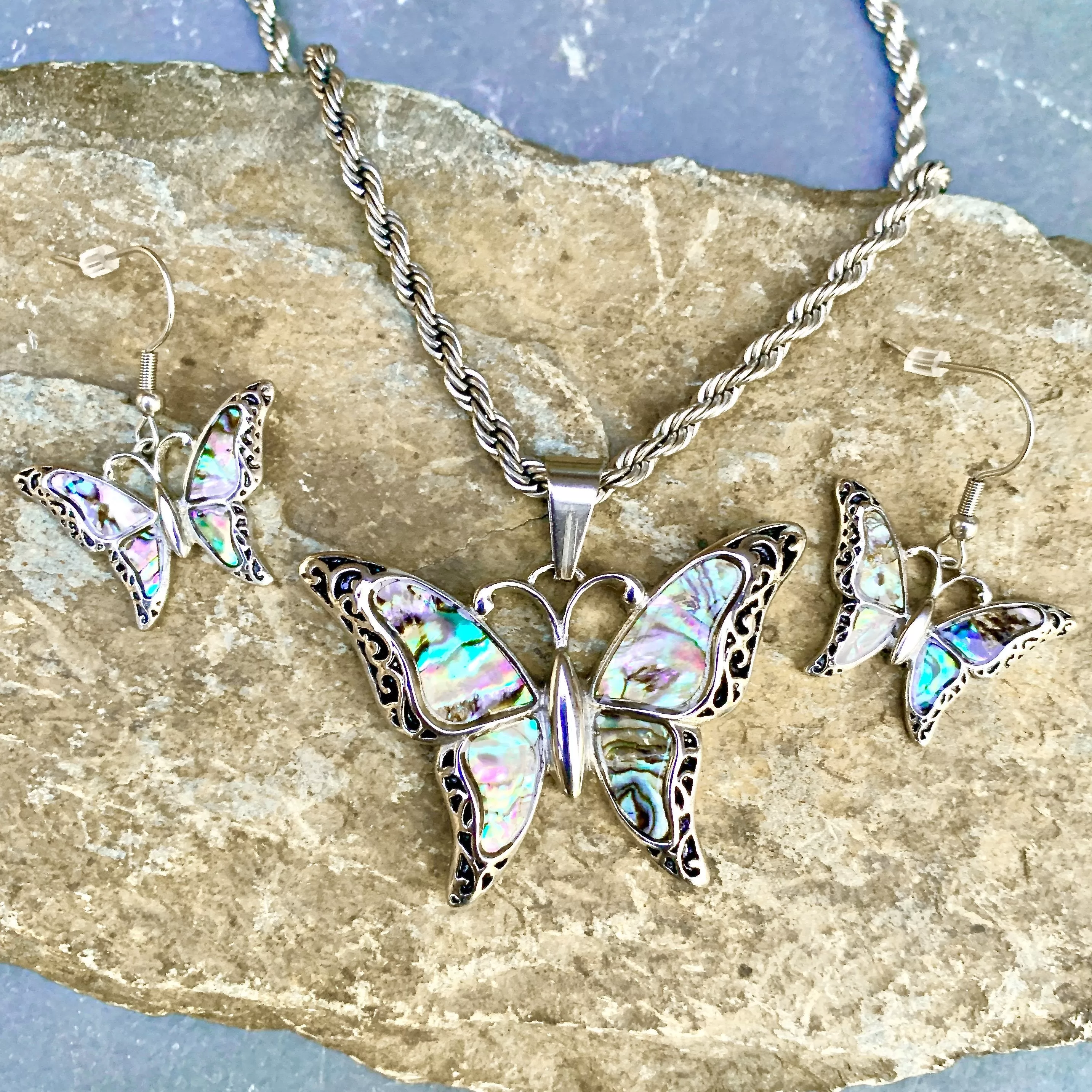 Sea Shell - Butterfly Pendant - Rope Necklace - SK2516