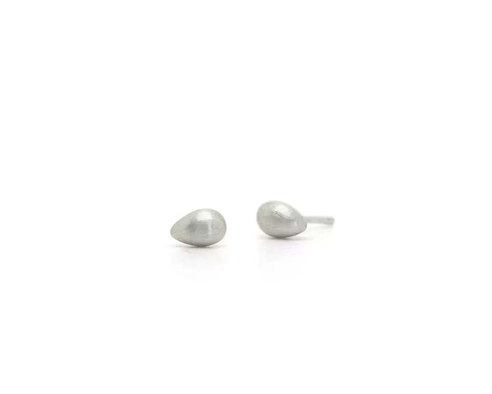 Tiny Egg studs bright silver