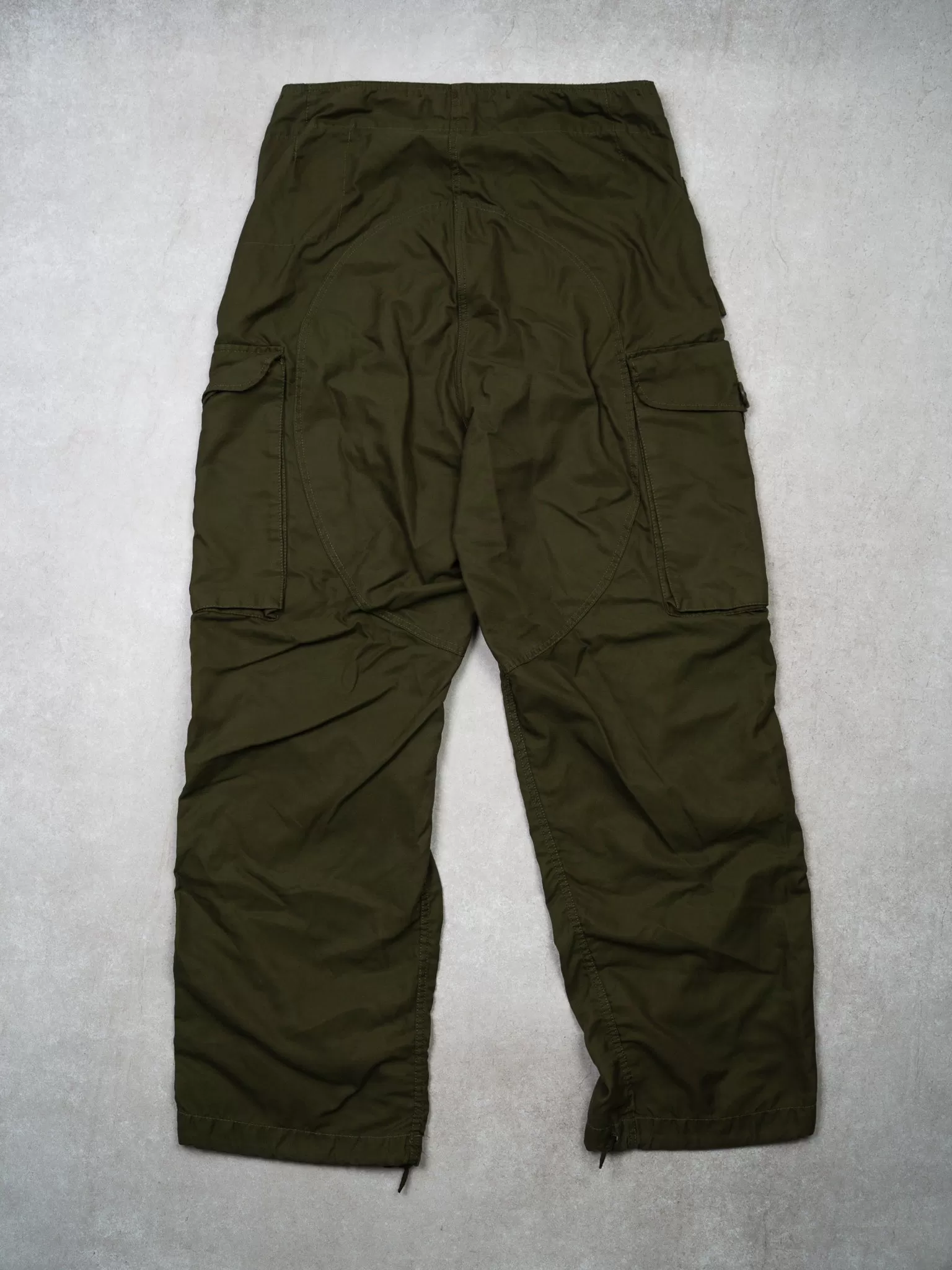 Vintage '82 Adjustable Green Army Windproof Parachute Pants (26-33 x 31)