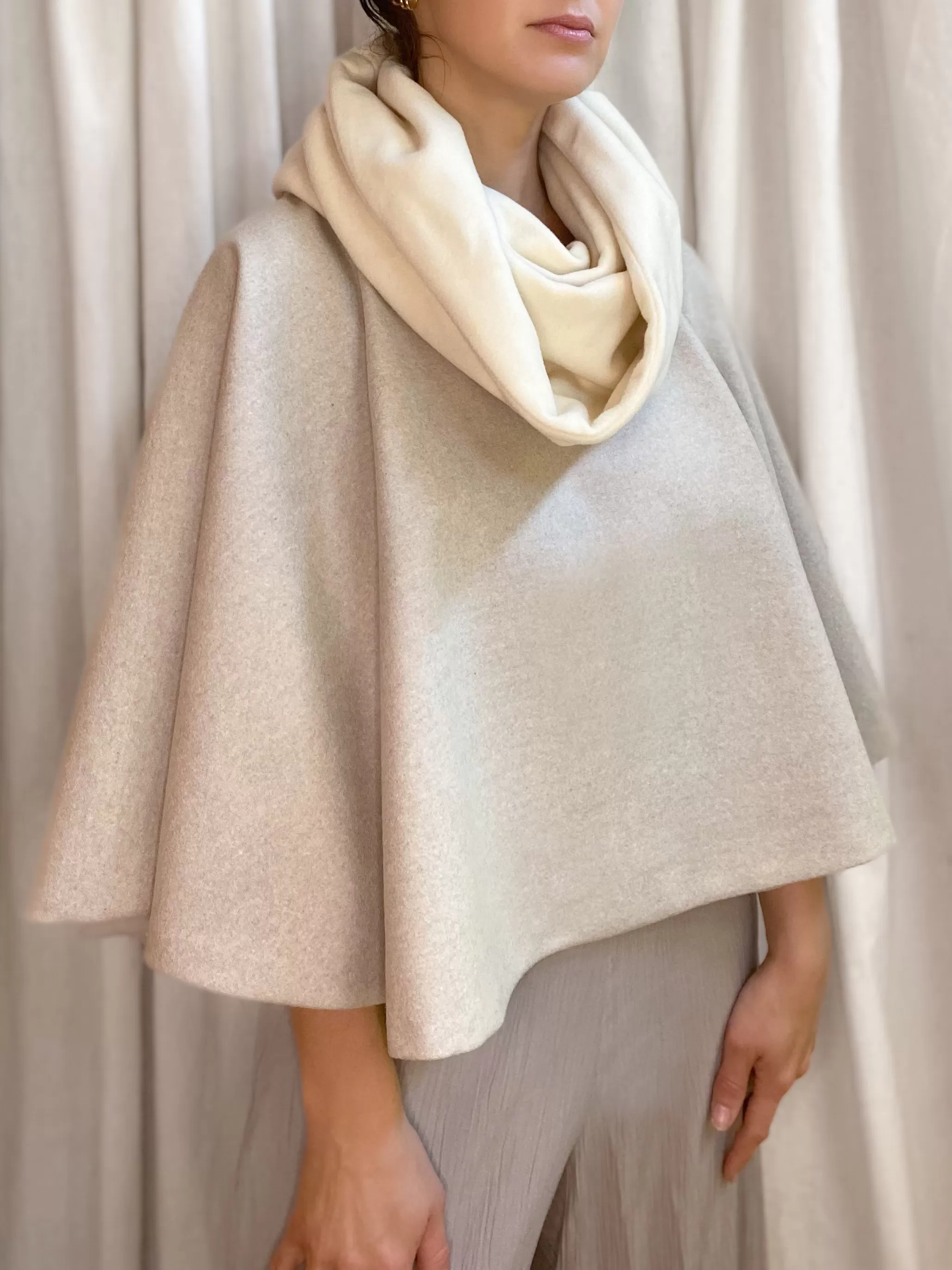 WOOL CAPE [ Beige, Cream, Poncho, One Size ]